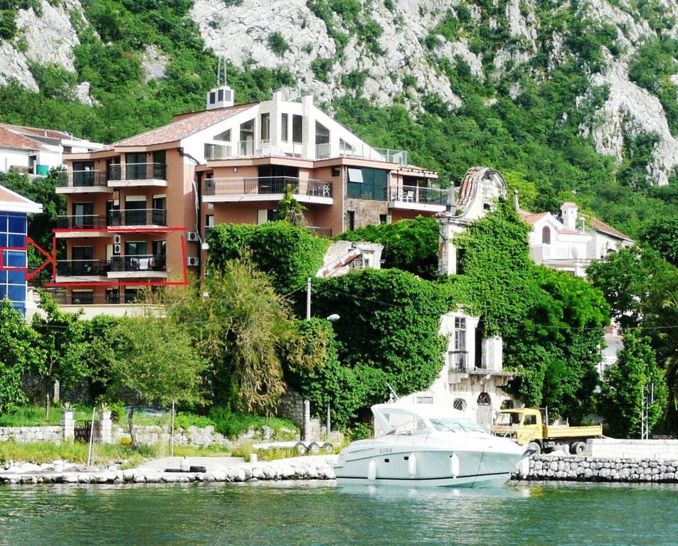 Apartments Coral Kotor Eksteriør bilde