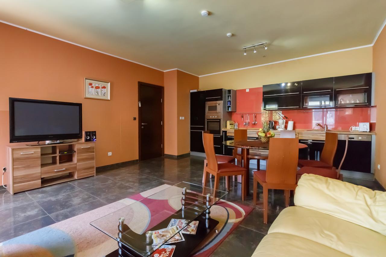 Apartments Coral Kotor Eksteriør bilde