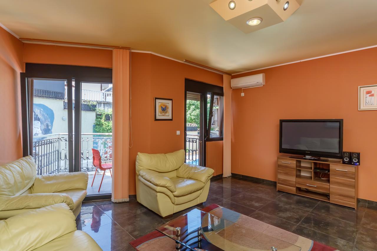 Apartments Coral Kotor Eksteriør bilde