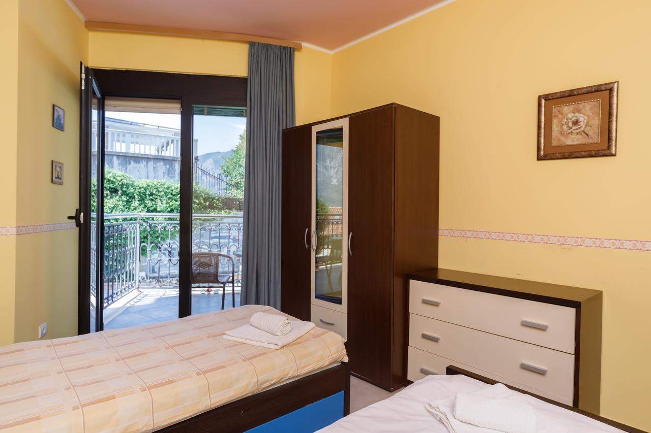 Apartments Coral Kotor Eksteriør bilde