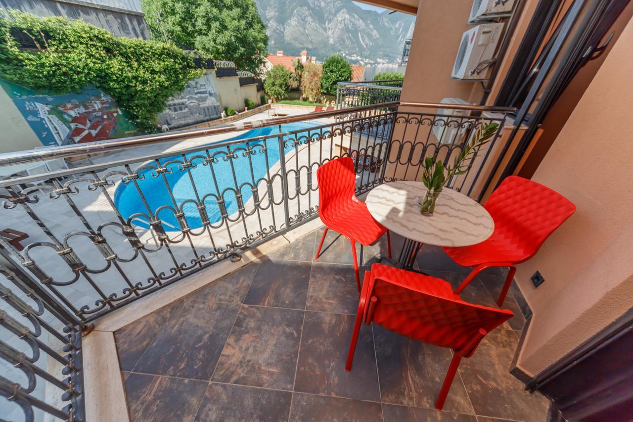 Apartments Coral Kotor Eksteriør bilde